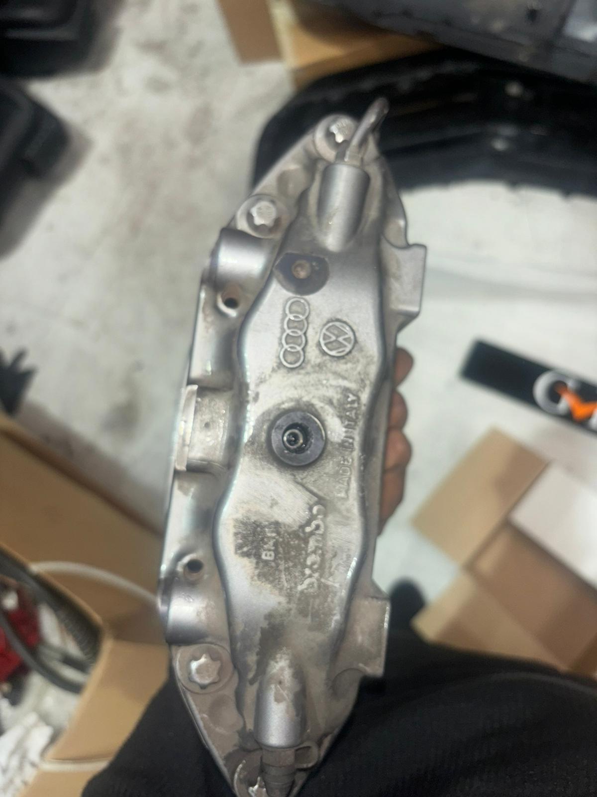 Audi R8 Caliper 4S0615407F1VN Used - Good Condition