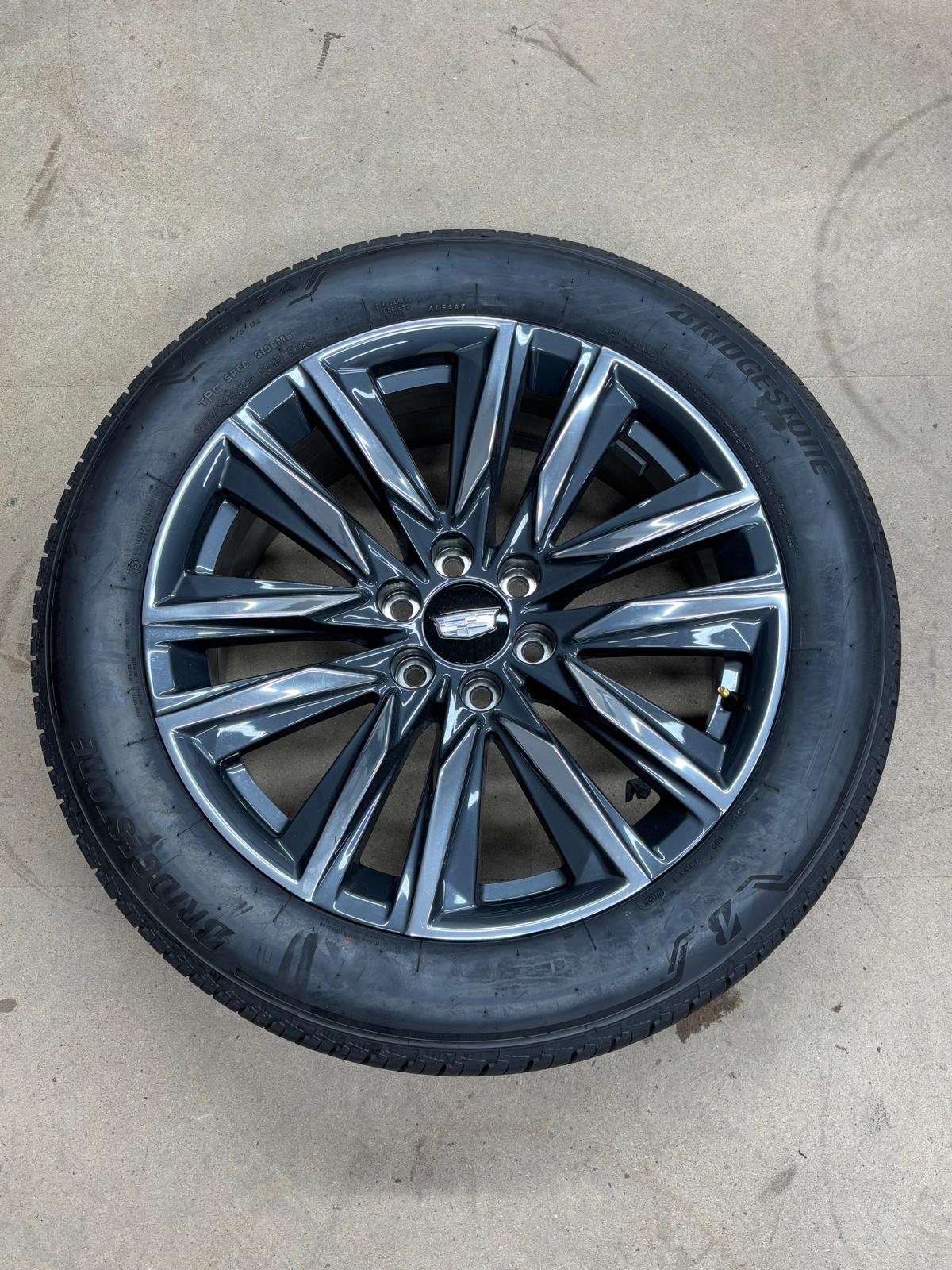 4 x Genuine Cadillac Escalade Alloys 22" Great Condition with Bridgestone Tyres