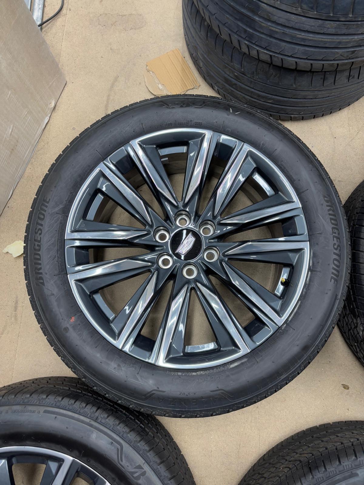 4 x Genuine Cadillac Escalade Alloys 22" Great Condition with Bridgestone Tyres